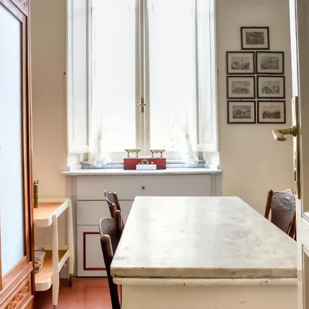 Plum Guide - Tricorn Apartman