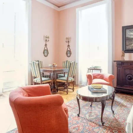 Plum Guide - Tricorn Apartman Róma