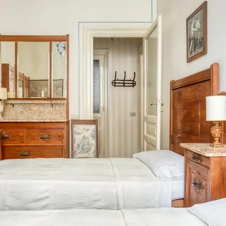 Apartman Plum Guide - Tricorn